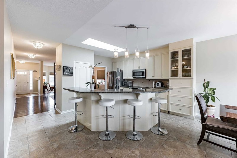 1376 Butler St, Innisfil, L9S0H2 | Image 2