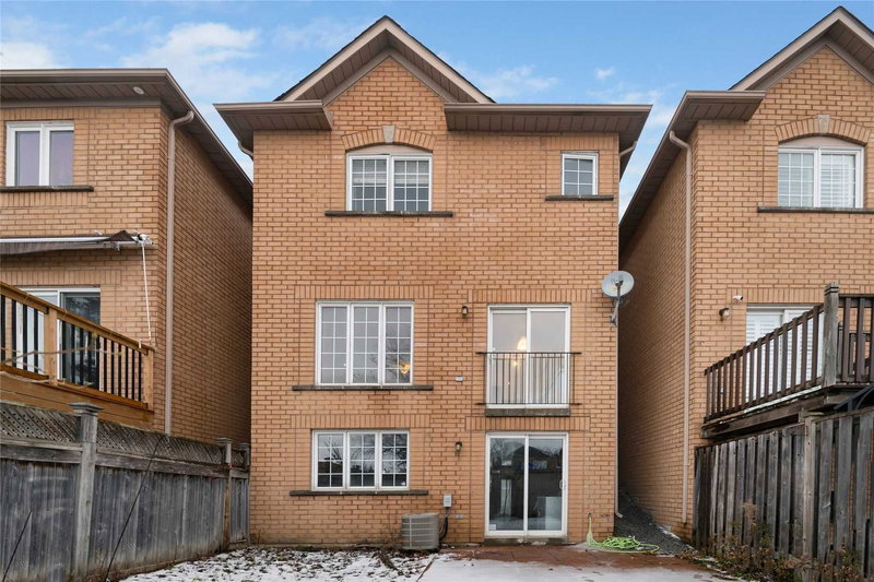 55 Walkview Cres, Richmond Hill, L4E4H6 | Image 3