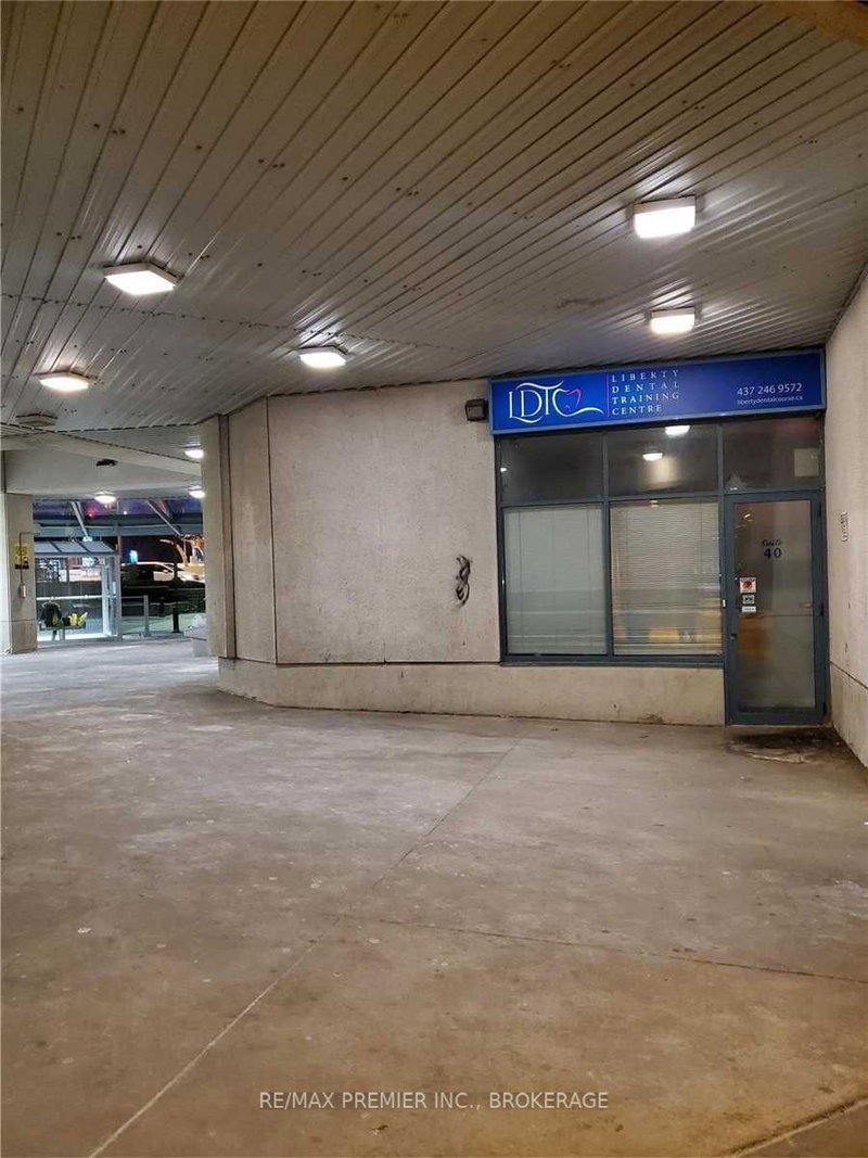 40 - 10909 Yonge St, Richmond Hill, L4C 3E3 | Image 3