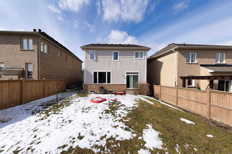 7 West Park Ave, Bradford West Gwillimbury, L3Z 0A5 | Image 3