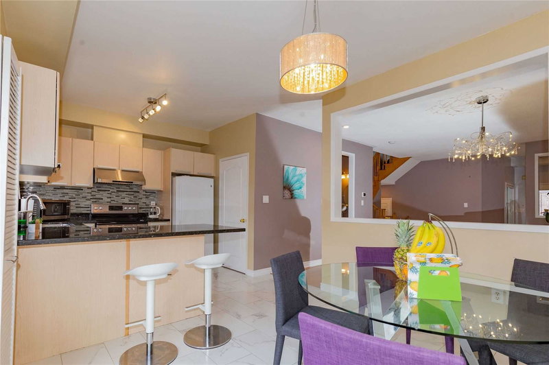 103 Antique Dr, Richmond Hill, L4E4G3 | Image 3