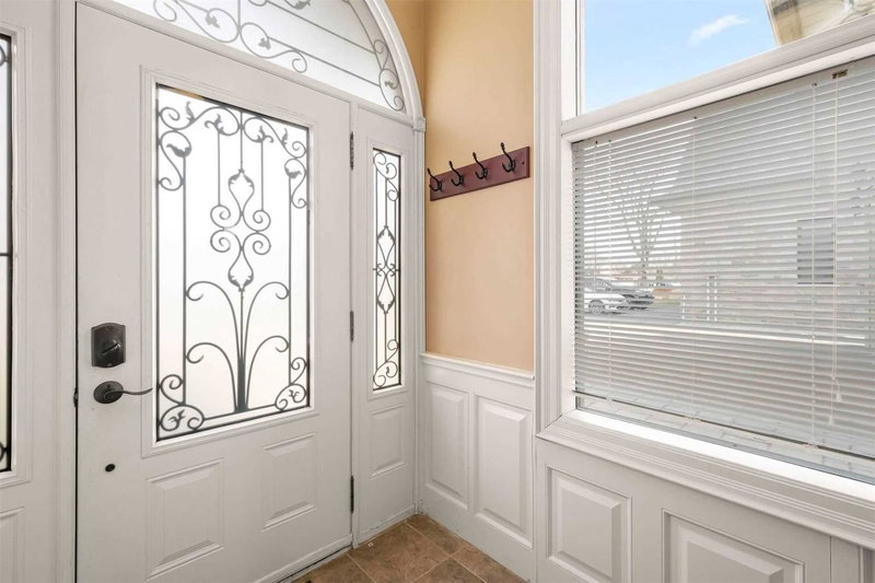 31 Goodman Cres, Vaughan, L6A1E8 | Image 3