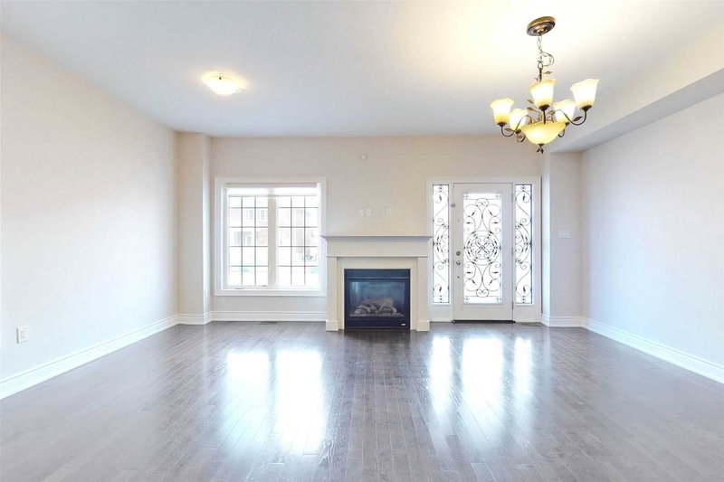 166 Verdi Rd, Richmond Hill, L4E0Z6 | Image 2