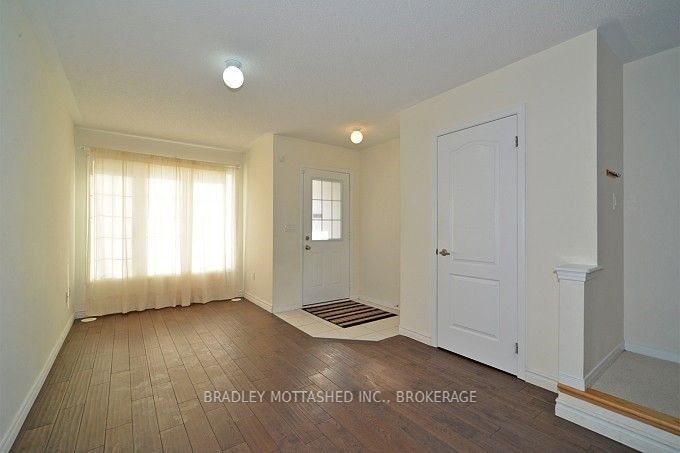 32 Truchard Ave, Markham, L6C 0N2 | Image 2