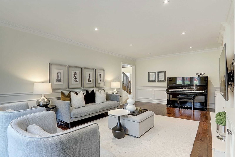 11 Wendover Crt, Richmond Hill, L4B3G4 | Image 3