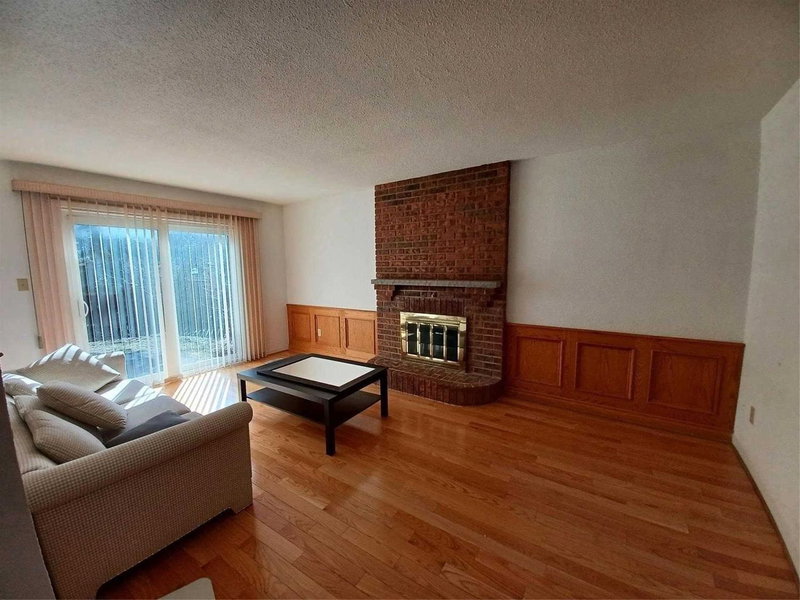 31 Spanhouse Cres E, Markham, L3R4E2 | Image 3