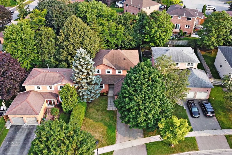 988 Leslie Valley Dr, Newmarket, 13Y7E6 | Image 2