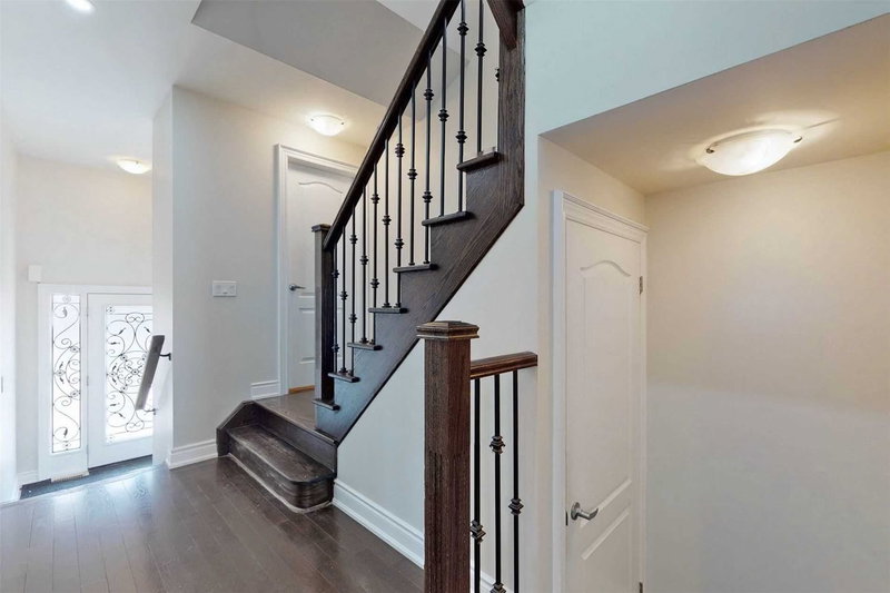 166 Verdi Rd, Richmond Hill, L4E0Z6 | Image 2