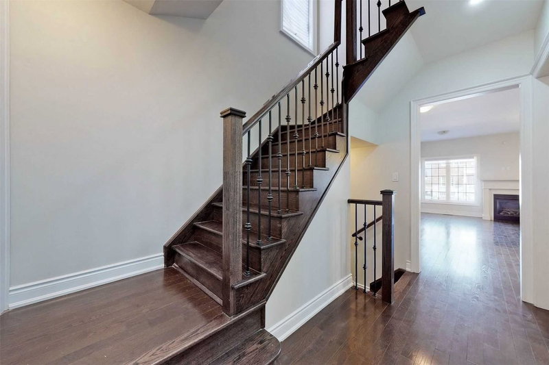 166 Verdi Rd, Richmond Hill, L4E0Z6 | Image 3