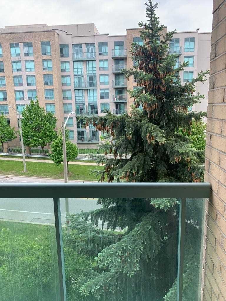 408 - 3 Ellesmere St, Richmond Hill, L4B4N2 | Image 2