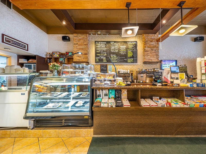 247 Main St S, Newmarket, L3Y3Z4 | Image 2