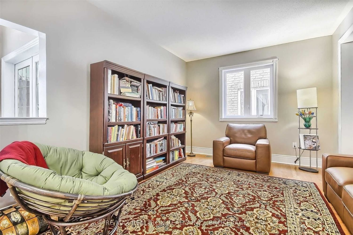 Listing Image 7