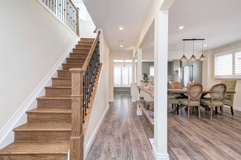 72 Ashton Rd, Newmarket, L3Y5R5 | Image 3