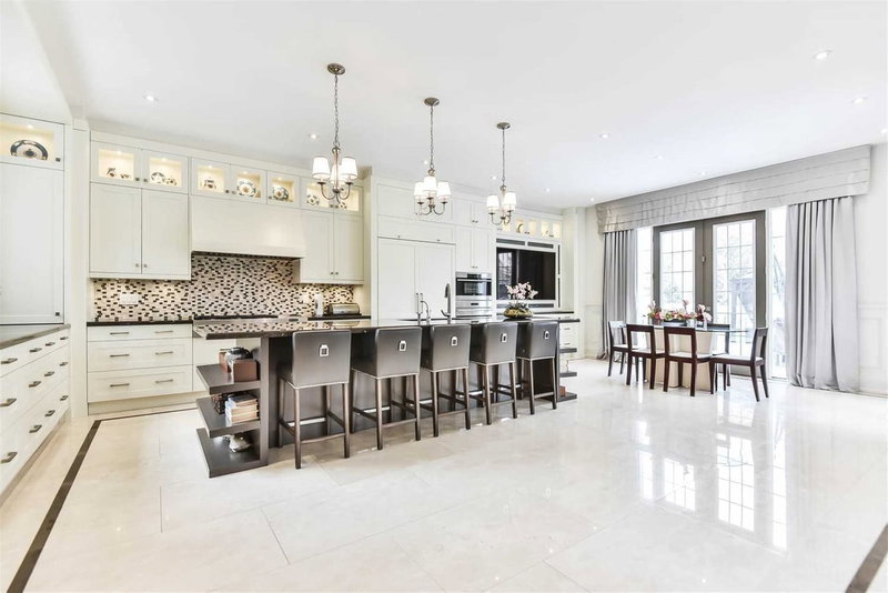 16 Rinas Ave, Markham, L6C 0N7 | Image 3