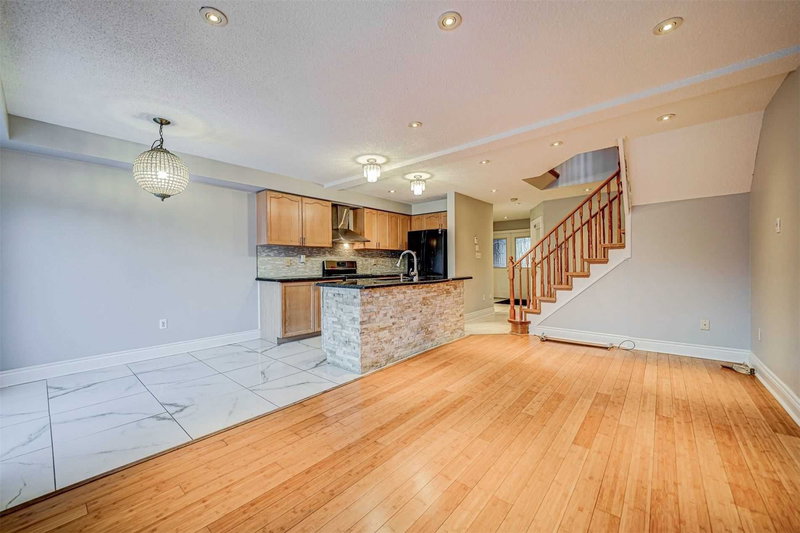 146 Billingsley Cres, Markham, L3S 4P4 | Image 2