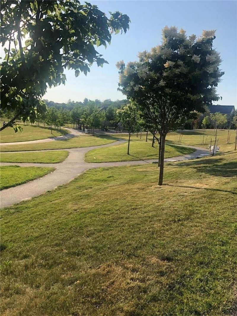 160 Tango Cres, Newmarket, L3X0K5 | Image 3