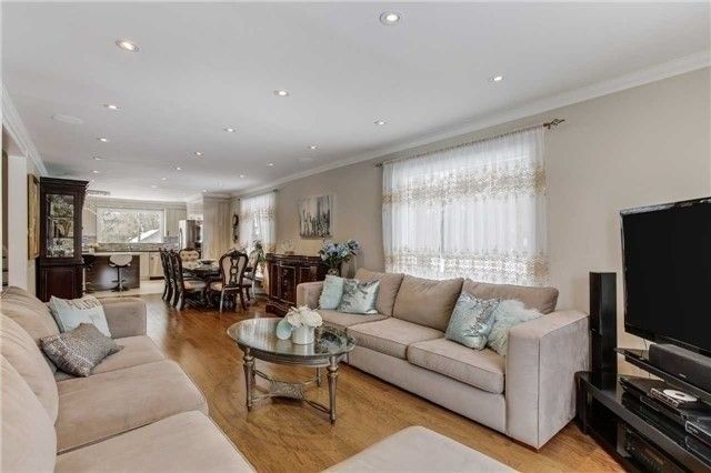 54 Aileen Rd, Markham, L3T5T1 | Image 3