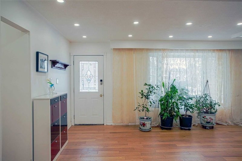 298 Annshiela Dr, Georgina, L4P3A5 | Image 3