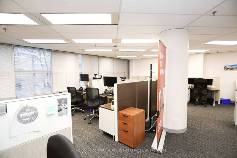 210 - 9050 Yonge St, Richmond Hill, L4C 9S6 | Image 3