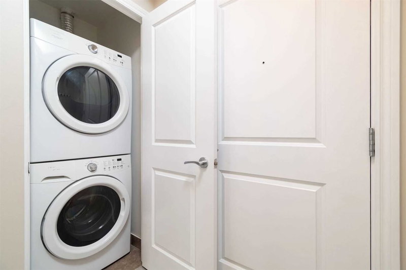 1207 - 7730 Kipling Ave, Vaughan, L4L1Y9 | Image 3