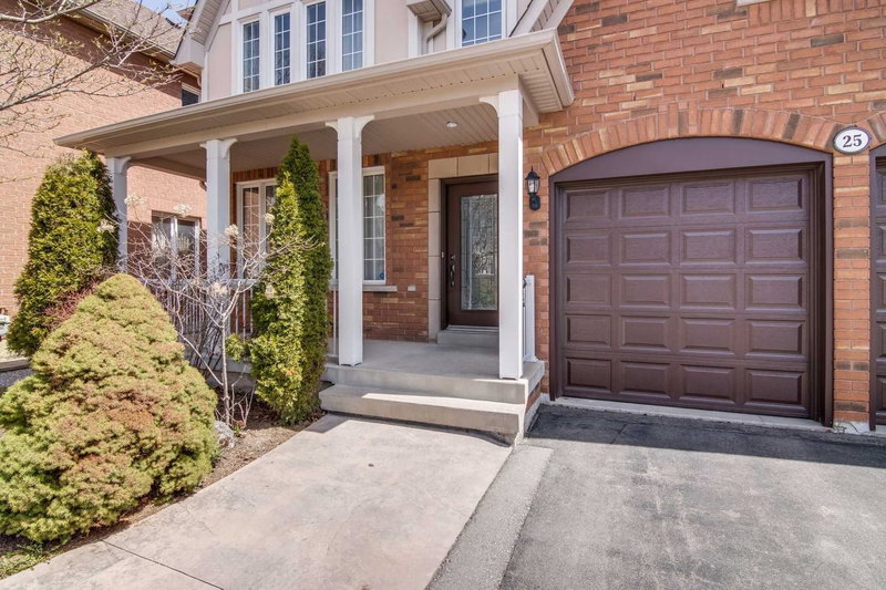25 Fieldflower Cres, Richmond Hill, L4E5E9 | Image 3