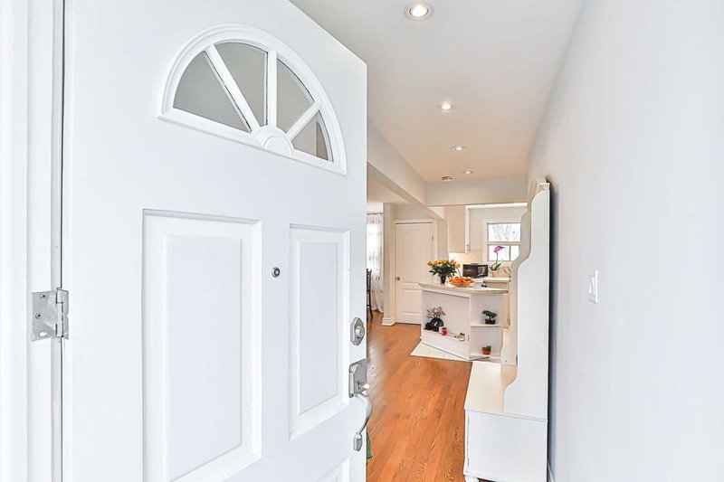 139 Felix Rd, Richmond Hill, L4C 3M4 | Image 2