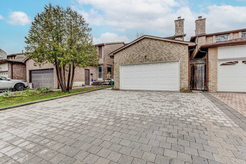 135 Appleby Cres, Markham, L3R4L1 | Image 2