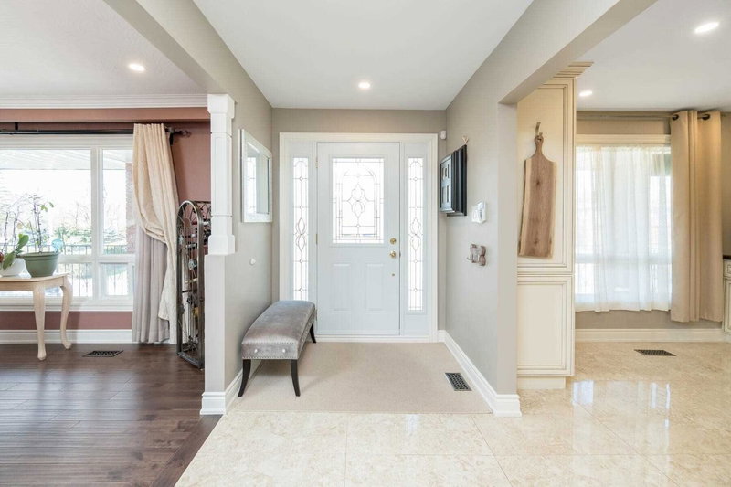 49 Pioneer Lane, Vaughan, L4L2J2 | Image 2