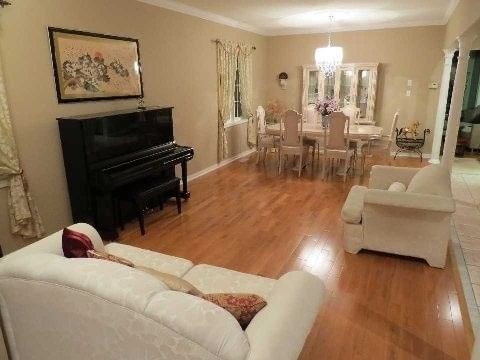 20 Fortune Cres, Richmond Hill, L4S1S5 | Image 2