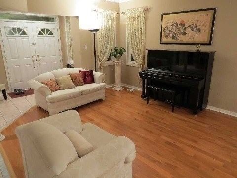 20 Fortune Cres, Richmond Hill, L4S1S5 | Image 3