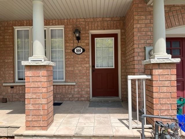 100 Selkirk Dr, Richmond Hill, L4B4S4 | Image 2