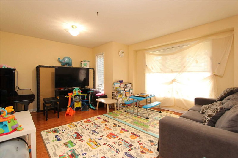 749 Bur Oak Ave, Markham, L6E1C3 | Image 2