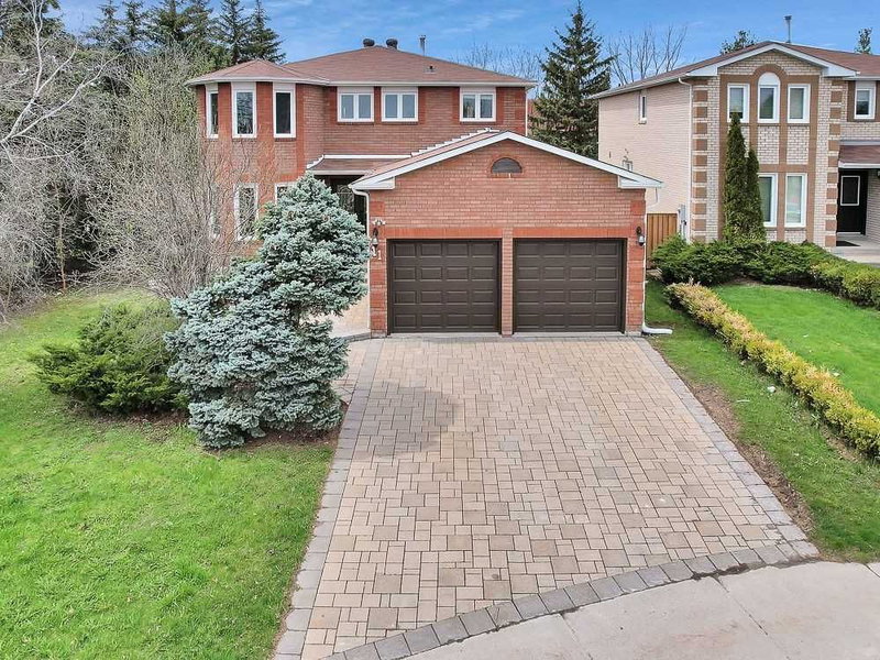 11 Coldstream Cres, Richmond Hill, L4S 1E6 | Image 2