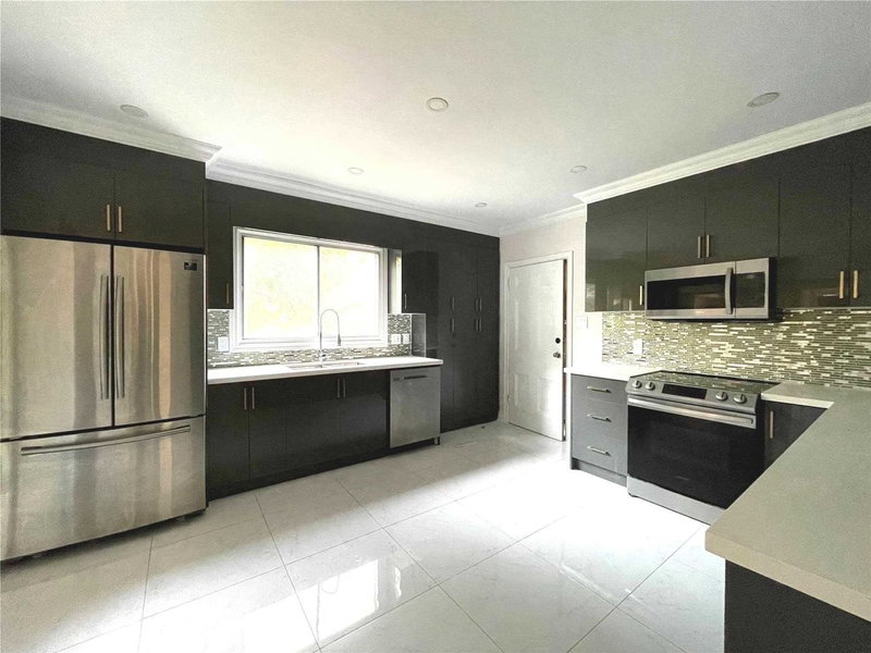 3 Church St S, Richmond Hill, L4C1W1 | Image 3