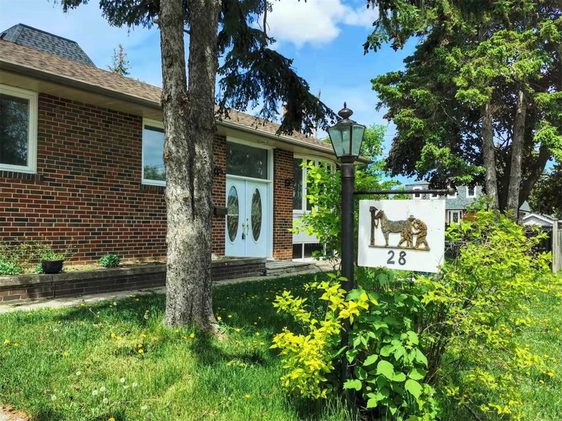 Main - 28 Benfer Rd, Richmond Hill, L4C2J9 | Image 2