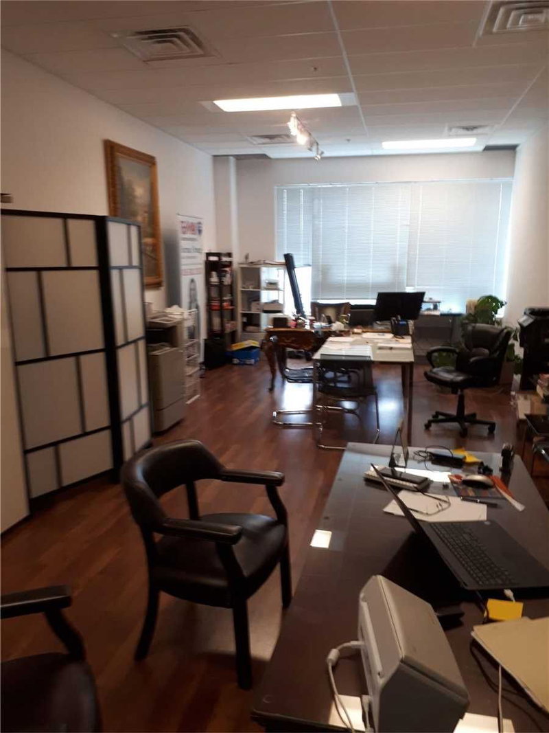 275 - 7163 Yonge St, Markham, L3T0C6 | Image 3