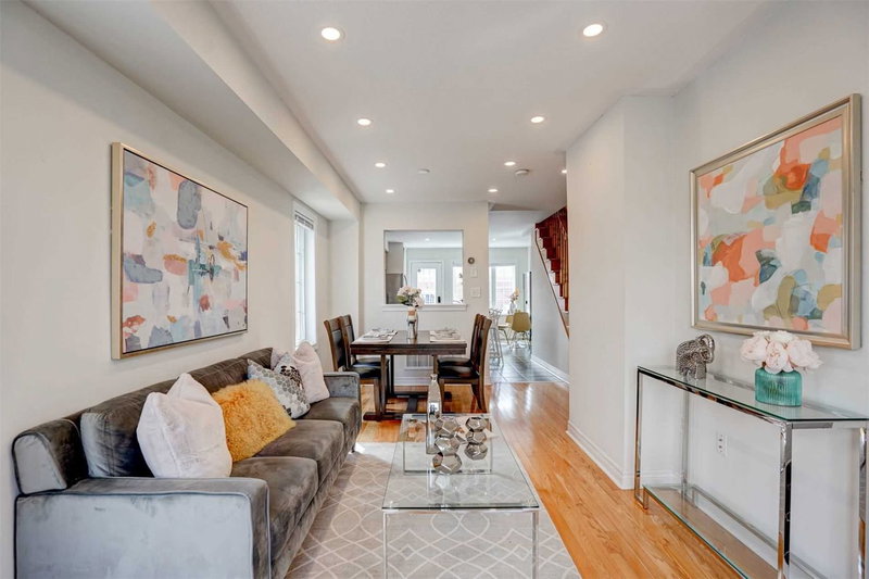 375 White's Hill Ave, Markham, L6B0J3 | Image 2