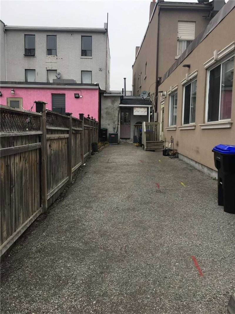 18 Holland St W, Bradford West Gwillimbury, L3Z2B3 | Image 2