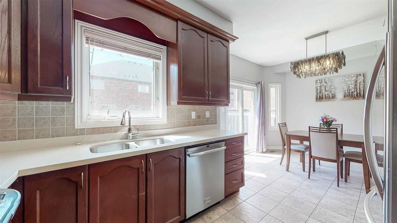 39 Retreat Blvd, Vaughan, L4H 0C1 | Image 3