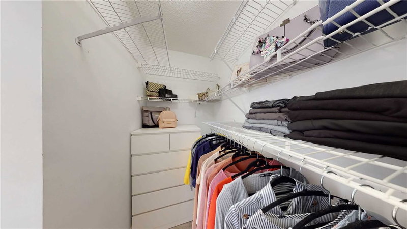 218 - 7398 Yonge St, Vaughan, L4J 8J2 | Image 3