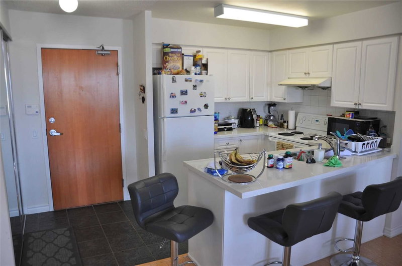 820 - 9017 Leslie St, Richmond Hill, L4B4R8 | Image 3