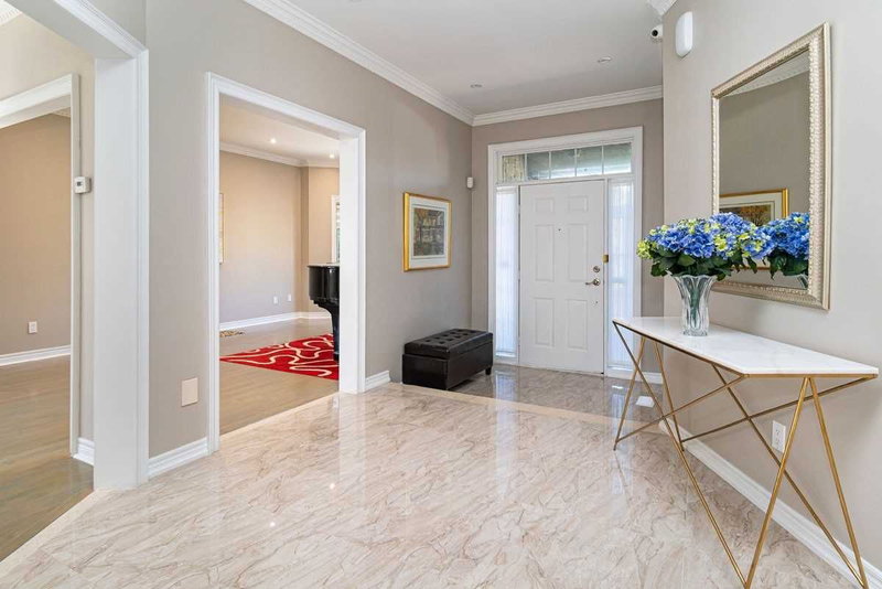 11 Delevan Crt, Richmond Hill, L4B3W8 | Image 3