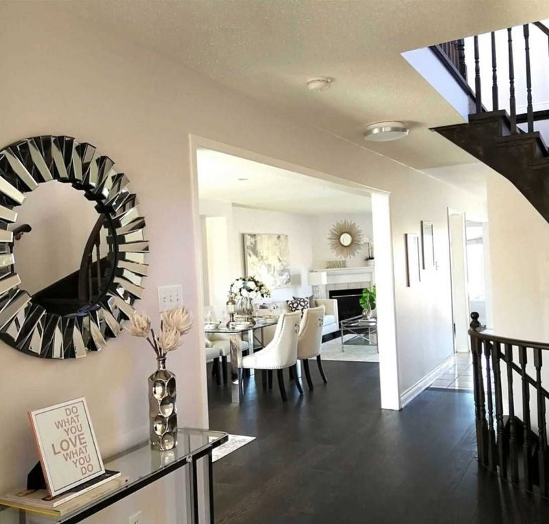 212 Yellowood Circ, Vaughan, L4J8M4 | Image 2