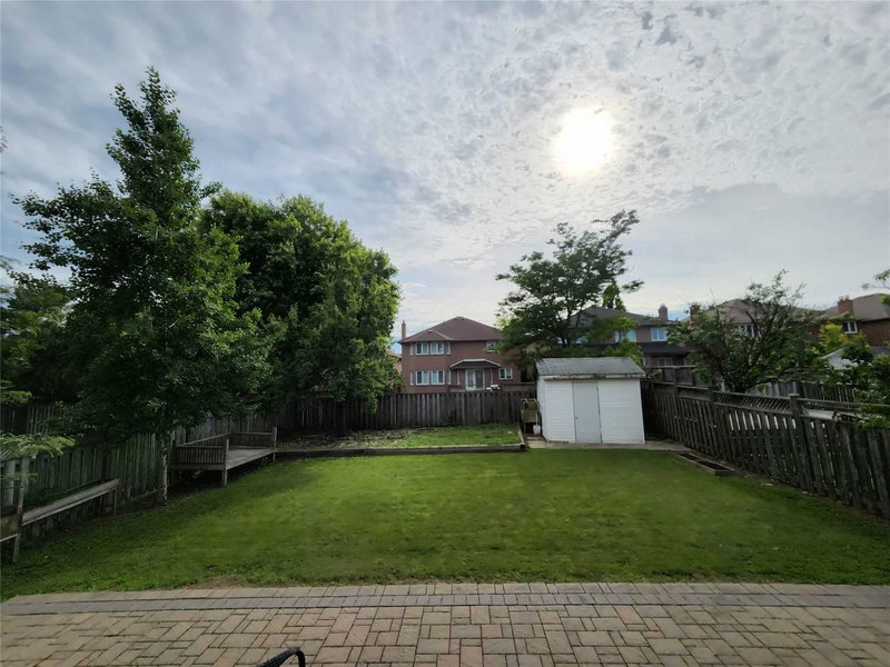 358 Valleymede Dr, Richmond Hill, L4B3E8 | Image 2
