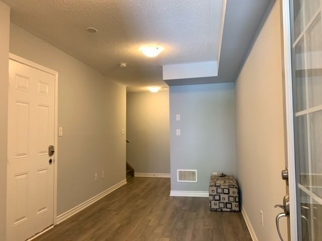 43 Minlow Way, Aurora, L3X 1V9 | Image 2