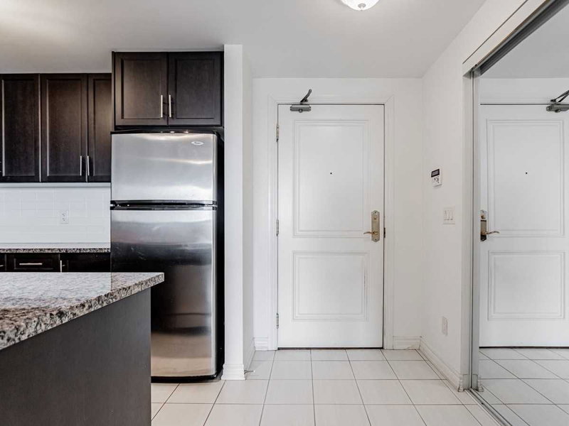 1007 - 9245 Jane St, Vaughan, L6A0J9 | Image 2