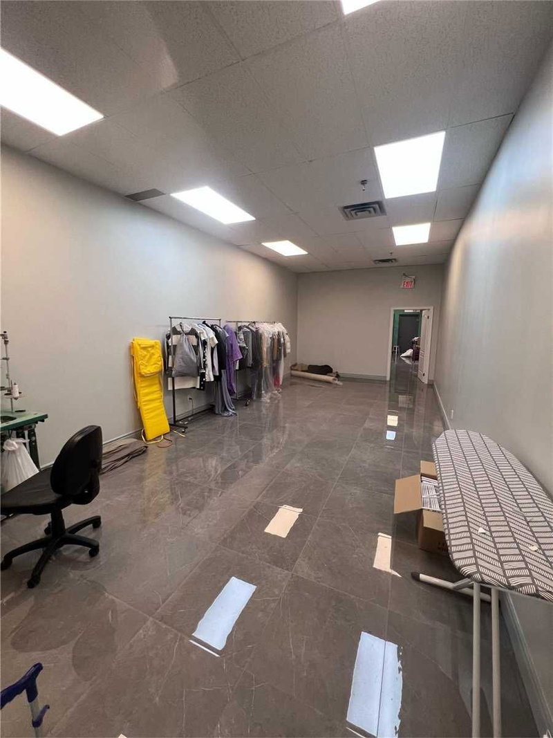 K3 - 9625 Yonge St, Richmond Hill, L4C 5T2 | Image 2