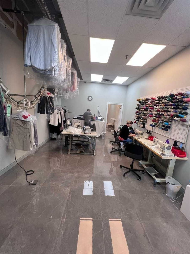 K3 - 9625 Yonge St, Richmond Hill, L4C 5T2 | Image 3