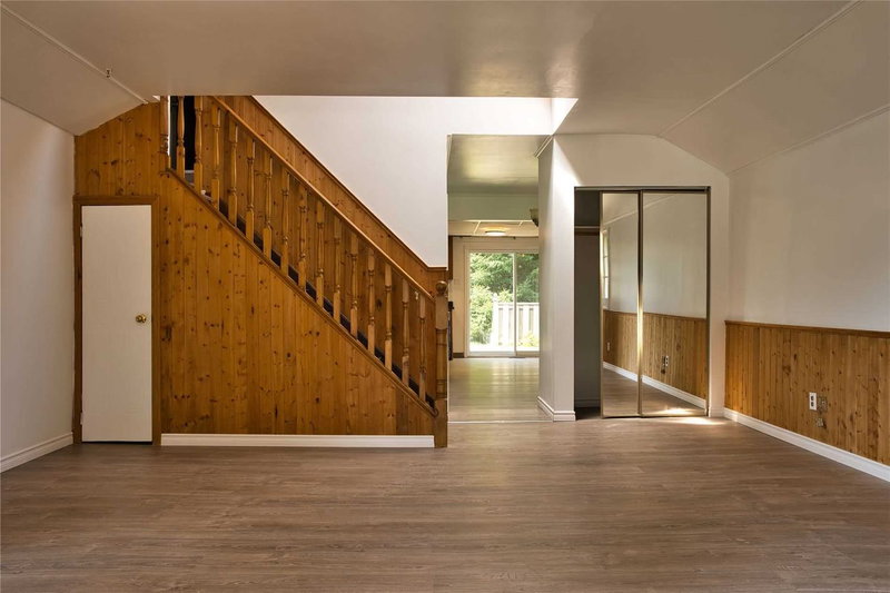 26 Capelle St, Richmond Hill, L4E3E1 | Image 2