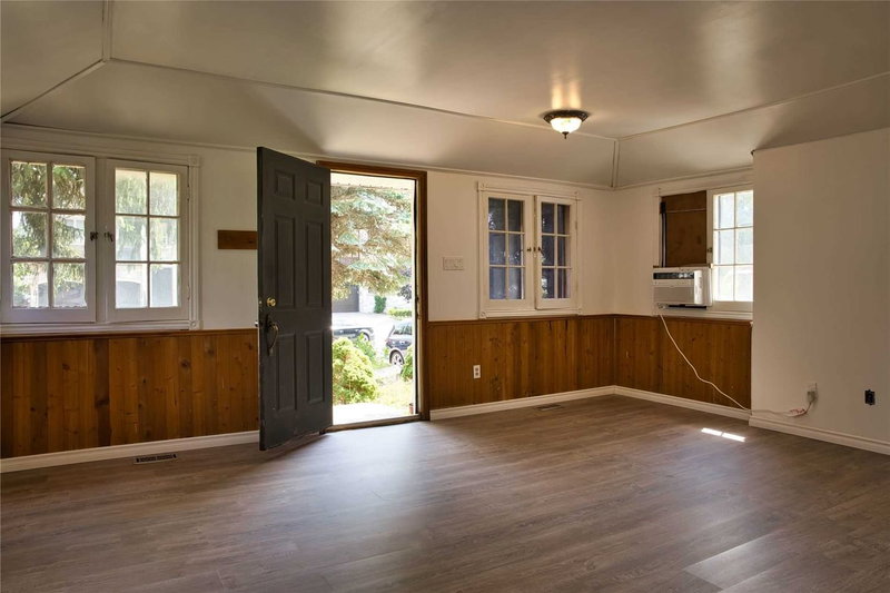 26 Capelle St, Richmond Hill, L4E3E1 | Image 3